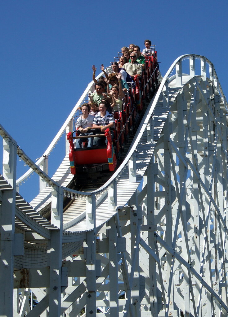 Luna_Park_Melbourne_scenic_railway.jpg